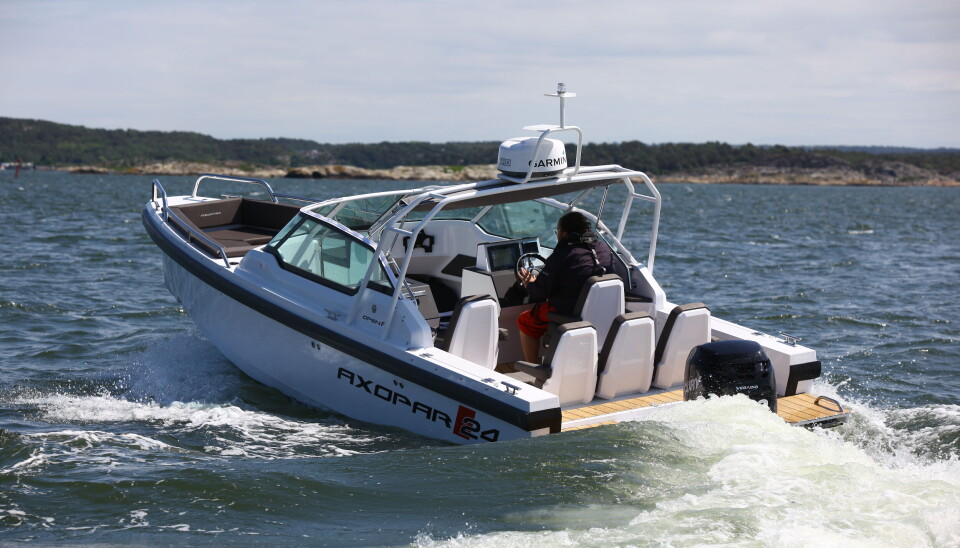COMMUTER: Axopar 24 Open er mer en komfortabel transportbåt enn en sosial plattform. COMMUTER: Axopar 24 Open er mer en komfortabel transportbåt enn en sosial plattform.
