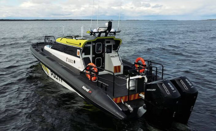 24 SYLINDRE: Fremdriften kommer fra to stk Mercury V12 på hekken 24 SYLINDRE: Fremdriften kommer fra to stk Mercury V12 på hekken