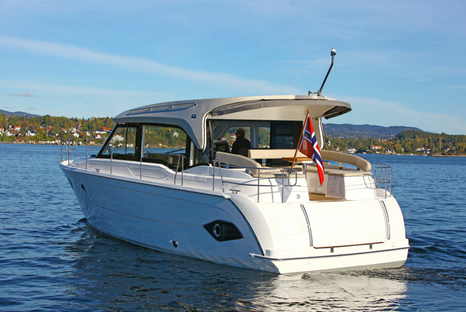 SAKTE FART: Bavaria E40 er en ren deplasementsbåt som trives best i hastigheter under 10 knop.