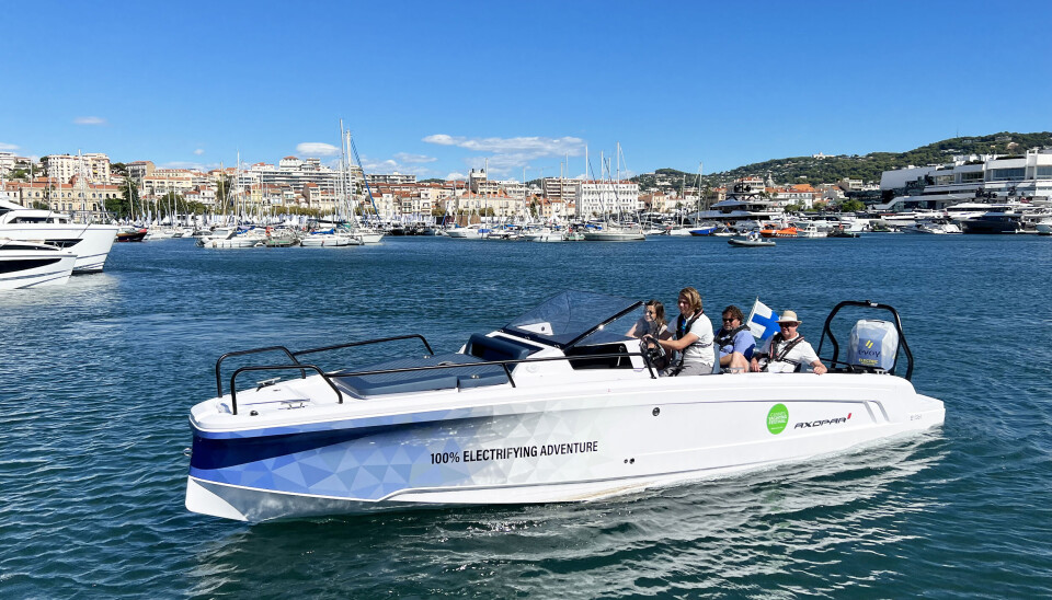 Livlig daycruiser fra Axopar med elmotor fra Evoy