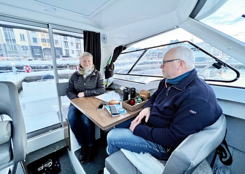 PILA PÅ TUR: Hans-Petter Sandseth står bak Instagram-kontoen pila_pa_tur. Her på vintertur til Ålesund sammen med kona Torhild Thomassen.