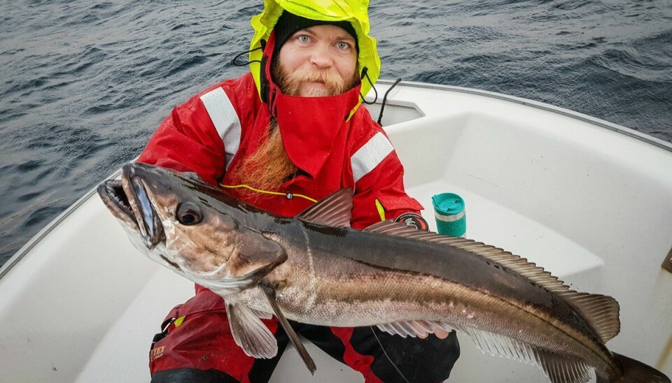 FIN FANGST: HI-tekniker og stangfiskeekspert Jan Hinriksson på privat fisketur. Fangsten er en lysing på over 10 kilo.