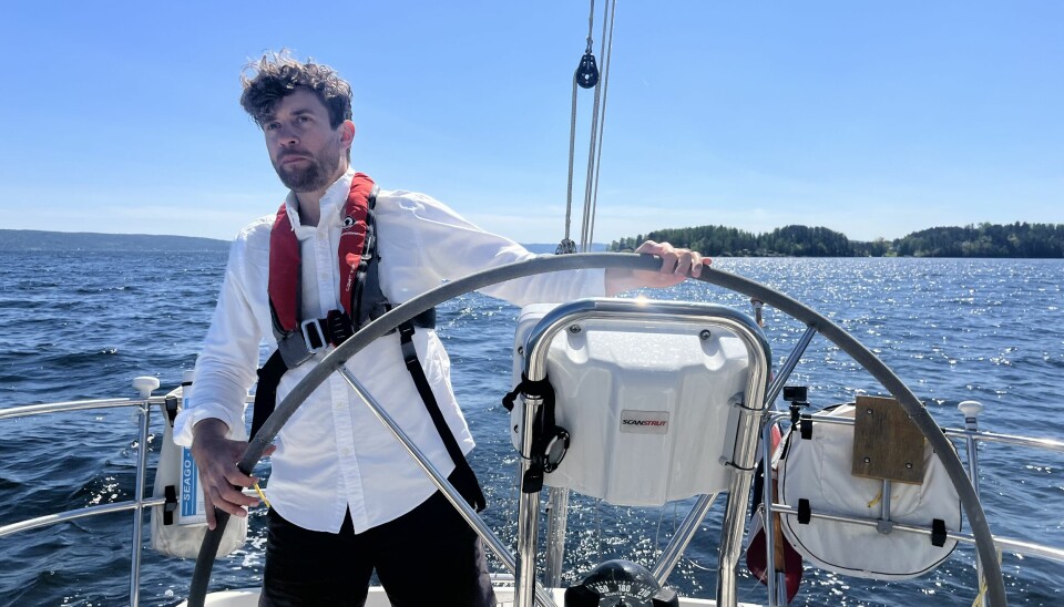 PROSJEKT: Olav Pekeberg bruker mye tid i båt, og ligger helst i naturhavn. Han savnet en god digital havnetjeneste, og utviklet en selv.