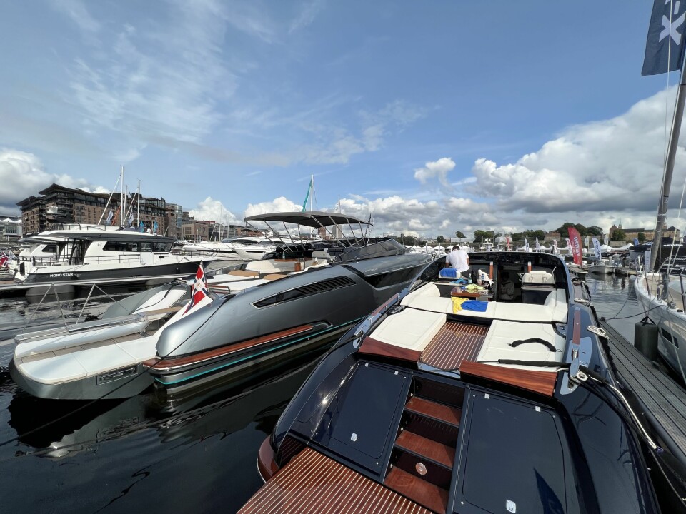 RIVA: Dreamline Yachts viser to italienske skjønnheter på Båter i sjøen 2023, her Riva Dolceriva 48.