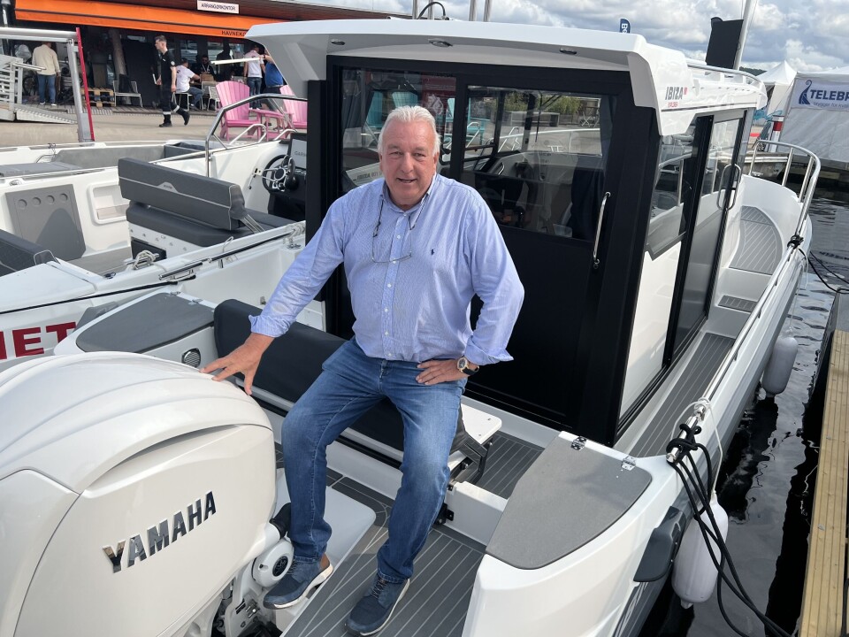 IBIZA: Båtbyggerveteran Helge Duus stiller ut en rekke modeller, blant dem nyheten Ibiza 601, som også kommer i el-versjon. IBIZA: Båtbyggerveteran Helge Duus stiller ut en rekke modeller, blant dem nyheten Ibiza 601, som også kommer i el-versjon.