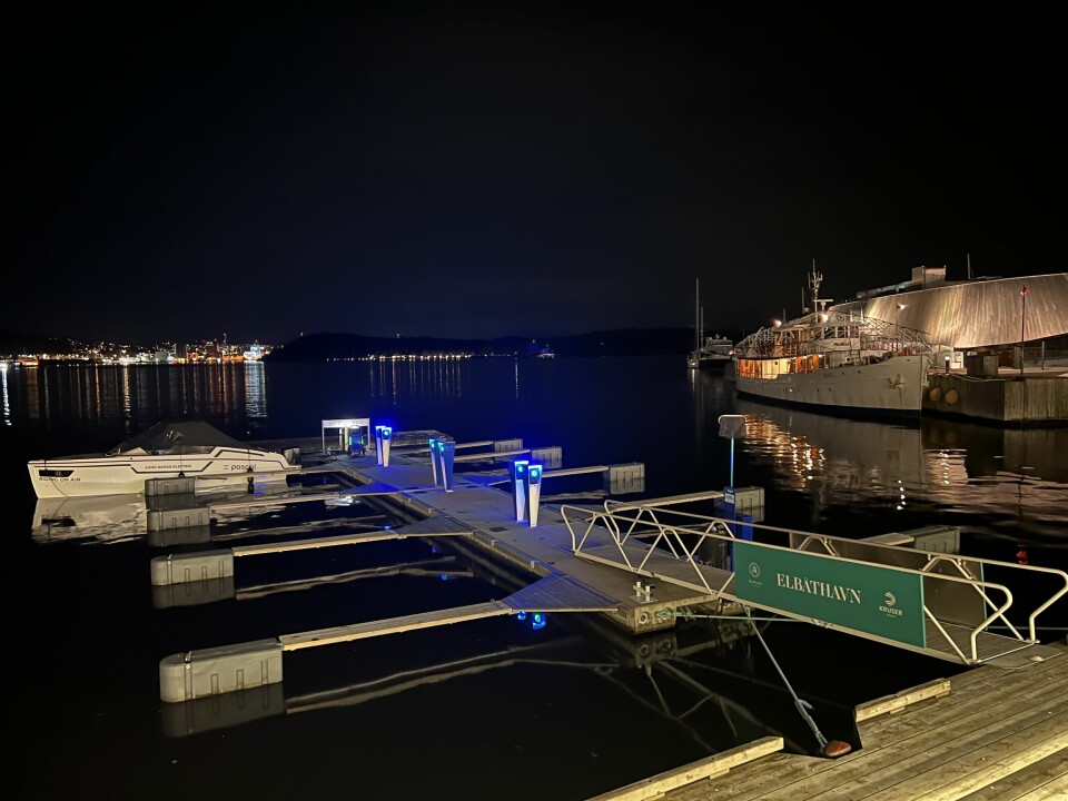NESTEN TOMT: Kun konseptbåten til Pascal Technologies ligger igjen på elbåbryggen på Aker Brygge. Kruser stanset utleievirksomheten i sommer.