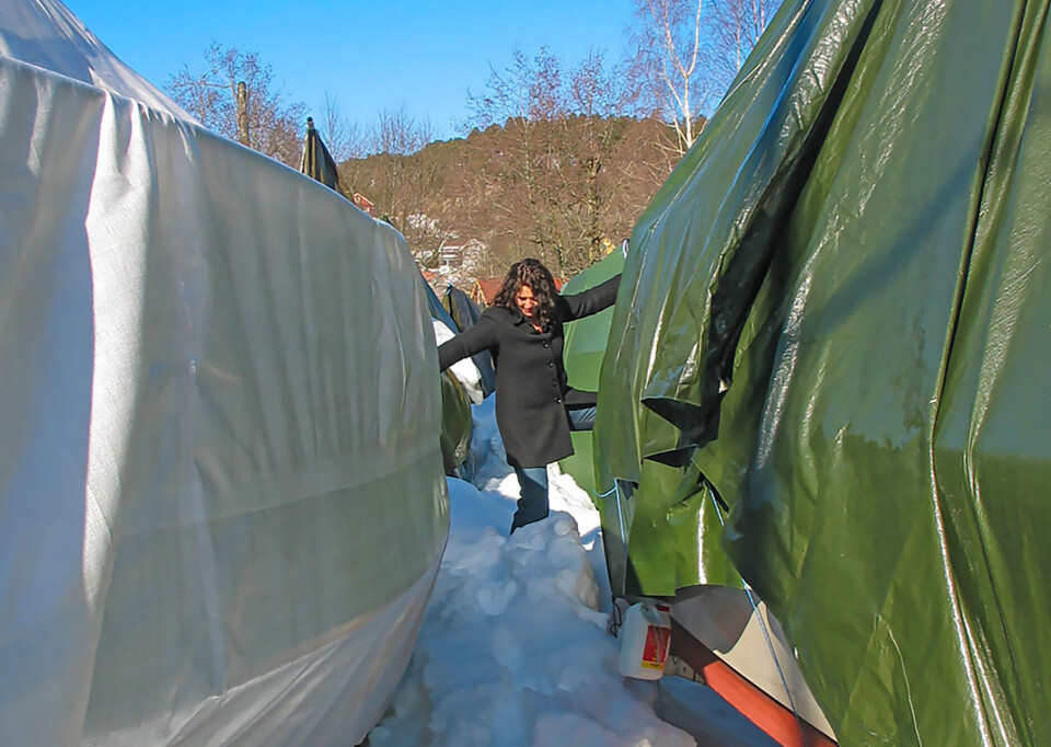 Yalangoch suv polosida Porno imtihondan otadi