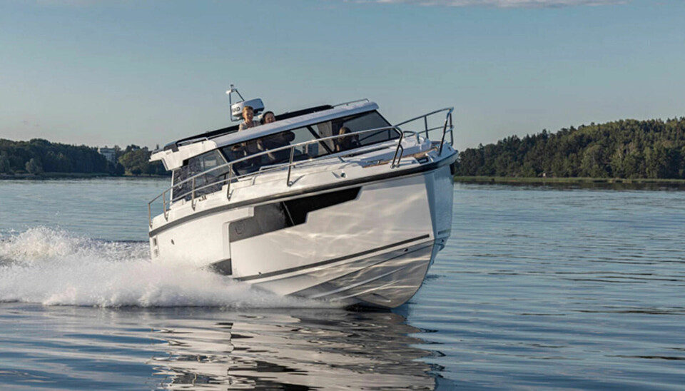 AQUADOR: Nyheten Aquador 300 HT er nyutviklet, men har likevel gjenkjennelige trekk fra sin forgjenger. Nå skal båten bli en av hovedattraksjonene når Nimbus prøver seg på det amerikanske båtmarkedet. Foto: produsent.