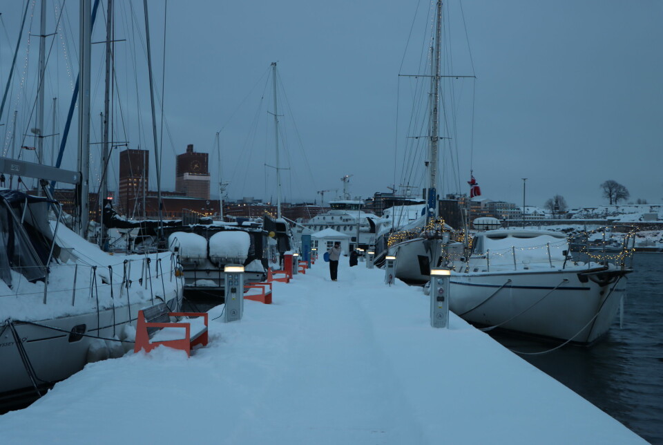 NEDSNØDD: Havnene snør ned, som her ved Aker Brygge.