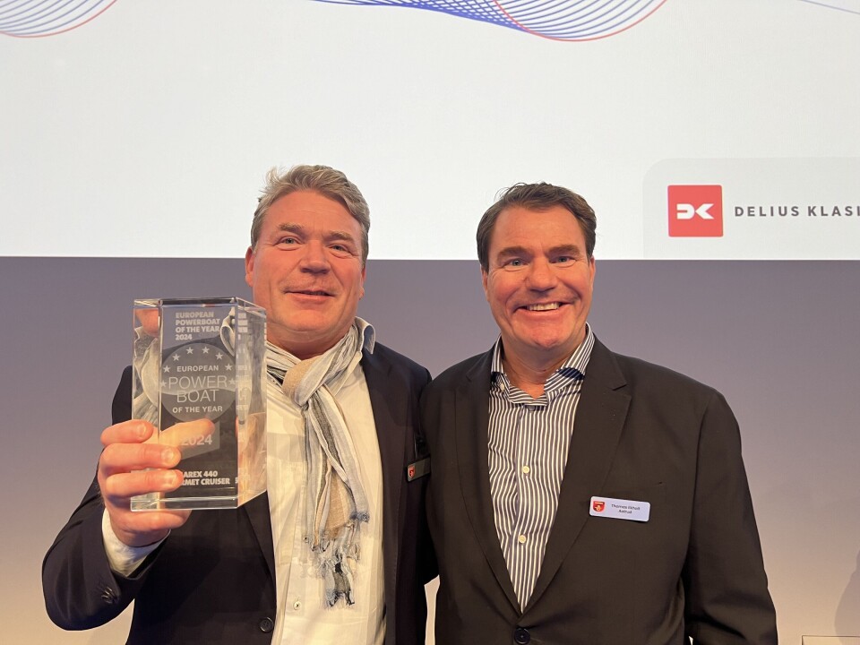EUROPEAN POWERBOAT OF THE YEAR: – Dette er båtbyggernes Oscar. Prisen betyr mye for merkevaren Marex, sier Thomas Aalrud (t.h, som mottok prisen sammen med bror Espen i går kveld,