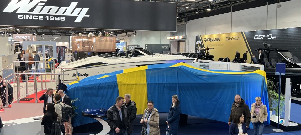 Ny Windy avduket med svensk flagg