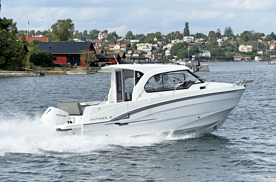 Beneteau Antares 8 V2:  Litt mer fransk