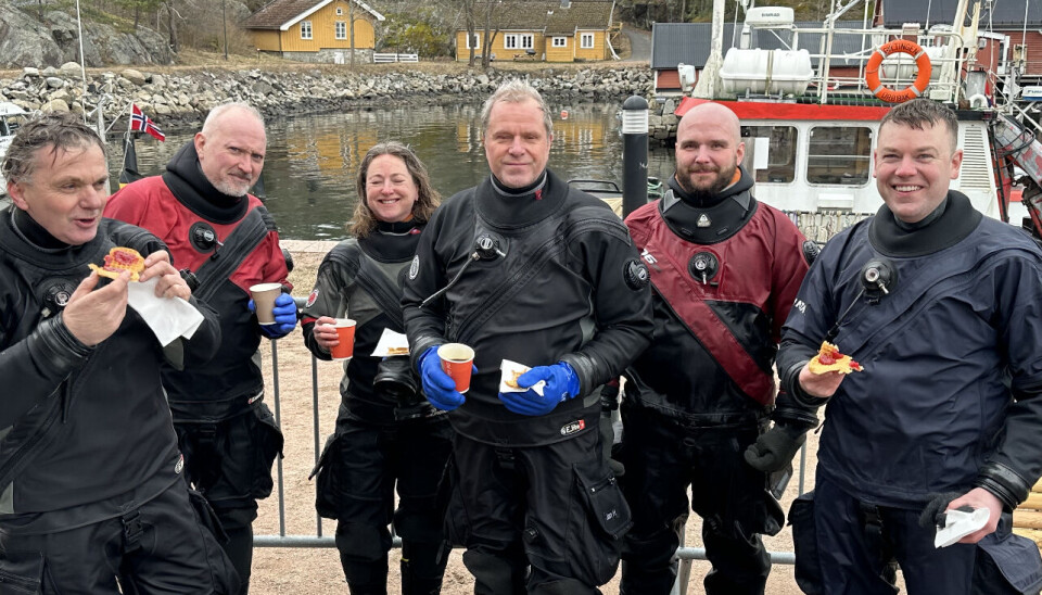 DYKKERE i havn. Oscarsborg gjestehavn byr på nystekte vafler og kaffe.