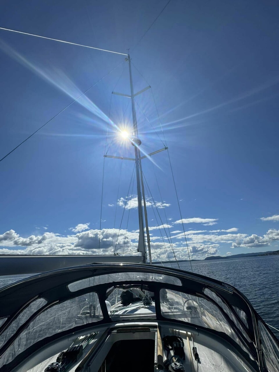 PERFEKT START: Perfekte forhold ut Oslofjorden. Nordavind og sol. Perfekte forhold ut Oslofjorden.