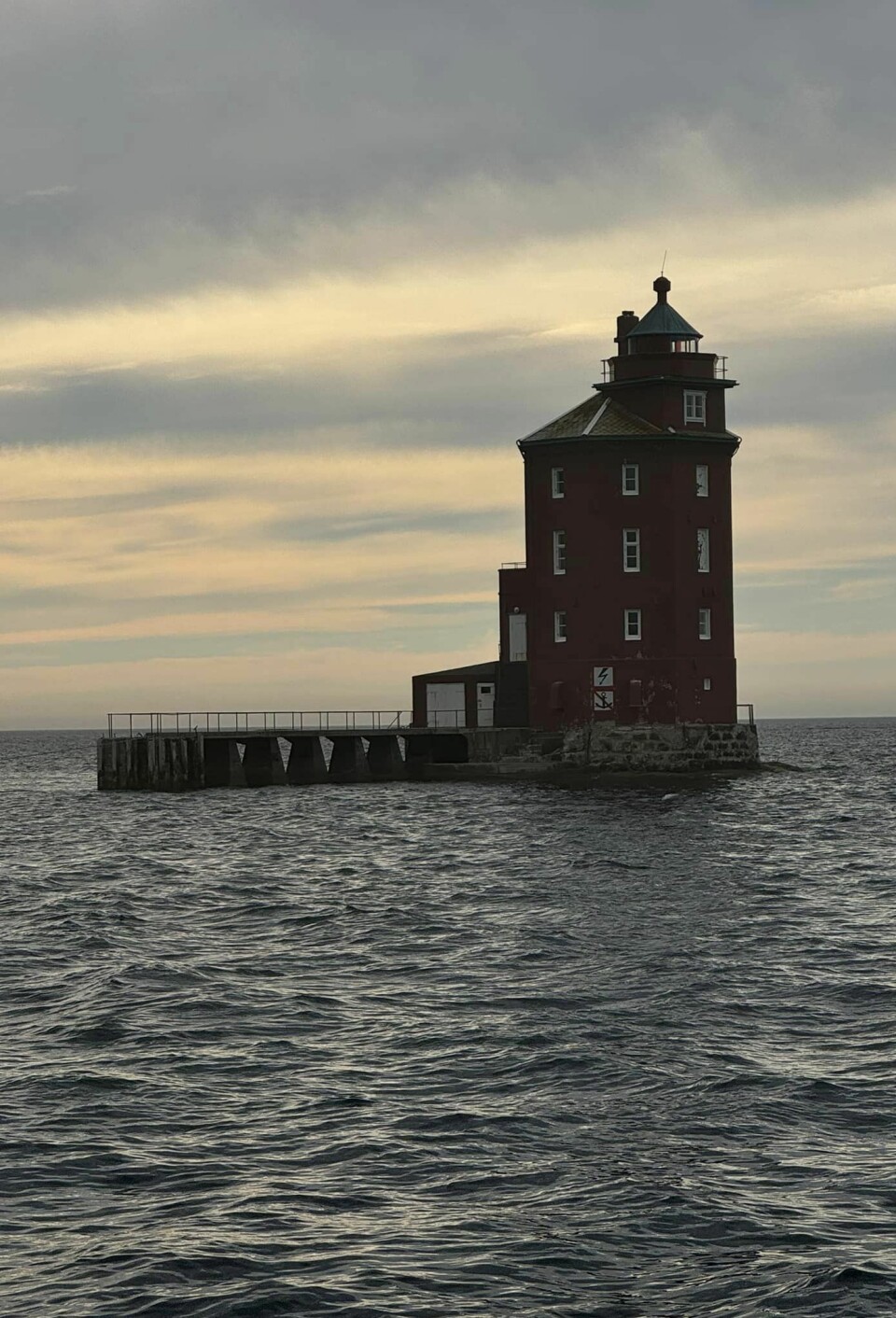 KJEUNGSKJÆR fyr. KJEUNGSKJÆR fyr.