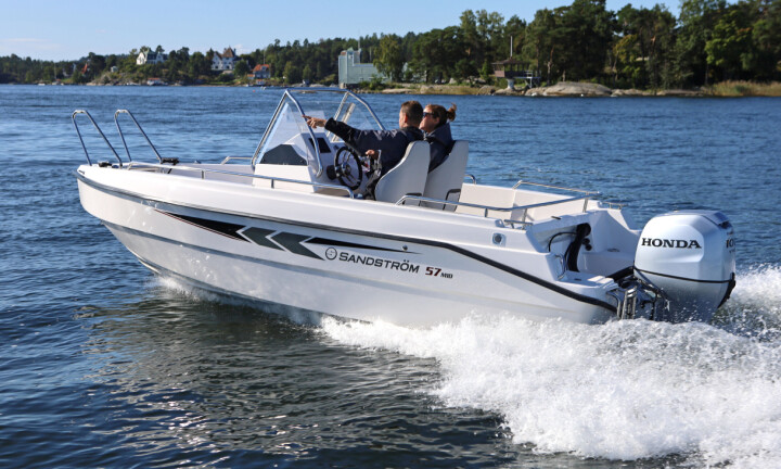 Test: Sandström Ultra 57 MID: Lettdrevet båt for bensin eller el-drift