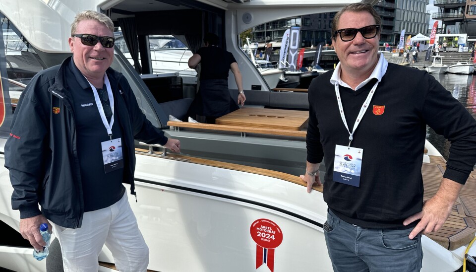 VINNERE: Espen (tv) og Thomas Aalrud er stolte og glade vinnere av Årets Båt med Marex 440 Gourmet Cruiser. – Denne båten skal vi leve av i mange år framover, sier de. VINNERE: Espen (tv) og Thomas Aalrud er stolte og glade vinnere av Årets Båt med Marex 440 Gourmet Cruiser. – Denne båten skal vi leve av i mange år framover, sier de.
