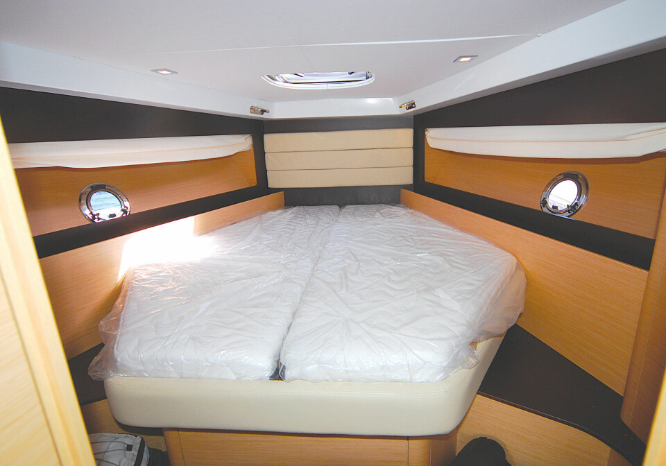 FORPIGG: eierlugaren er i typisk motorbåtstil. Køyer i skutesiden gjør underverker.