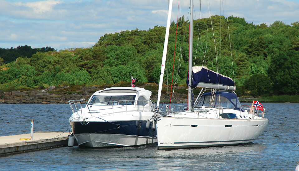 STORE: Oceanisen er 46 fot, men Monte Carloen ruver mer i havna.