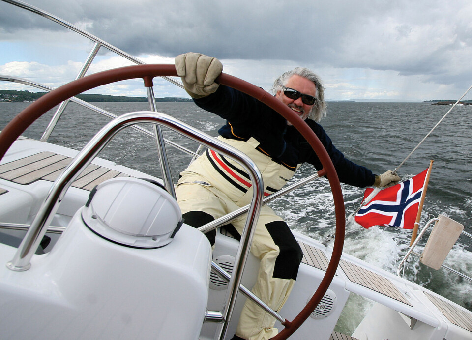 KRYSSE: For en motorbåt- mann er det ulogisk å ikke kjøre rett frem.