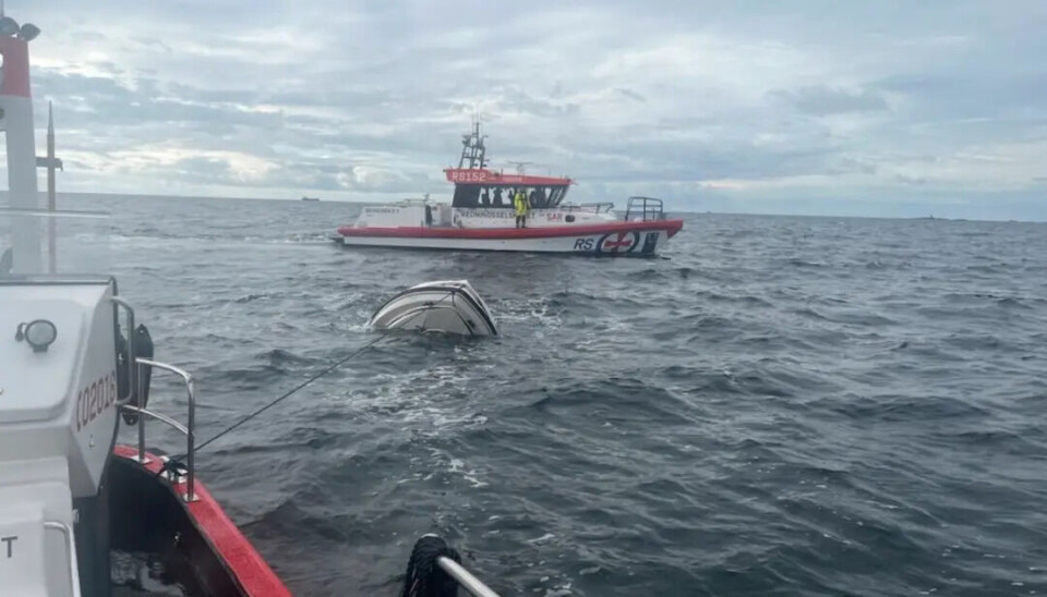 FORSØK PÅ SVINDEL? Ingen til stede i synkende båt. FORSØK PÅ SVINDEL? Ingen til stede i synkende båt.
