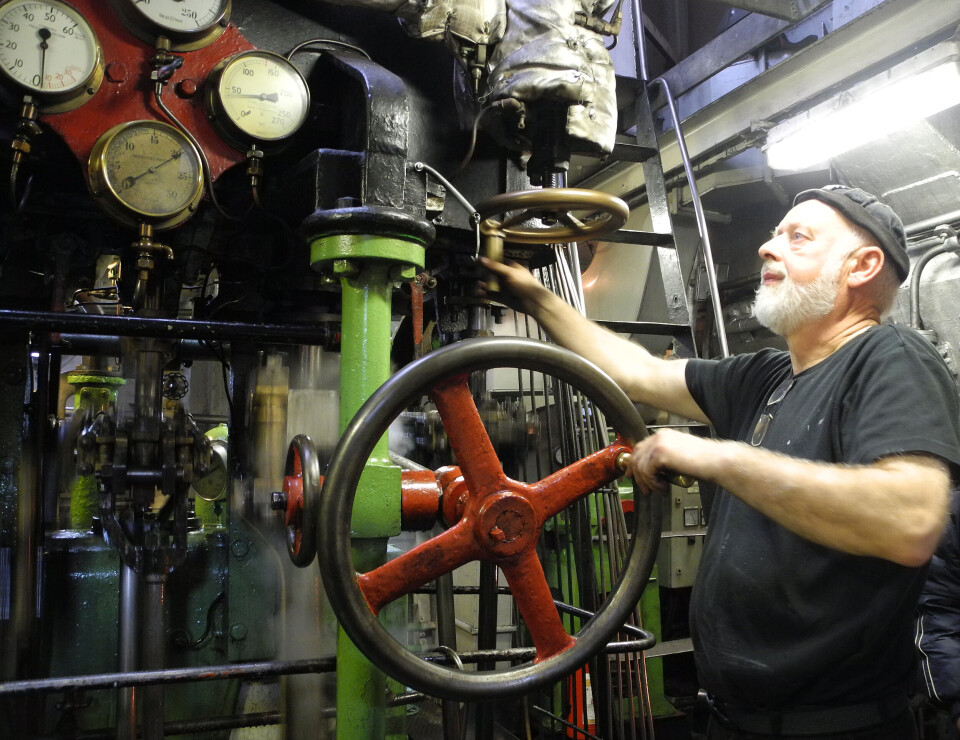 VETERANER: Glimt fra maskinrommet på fjordabåten DS «Oster».