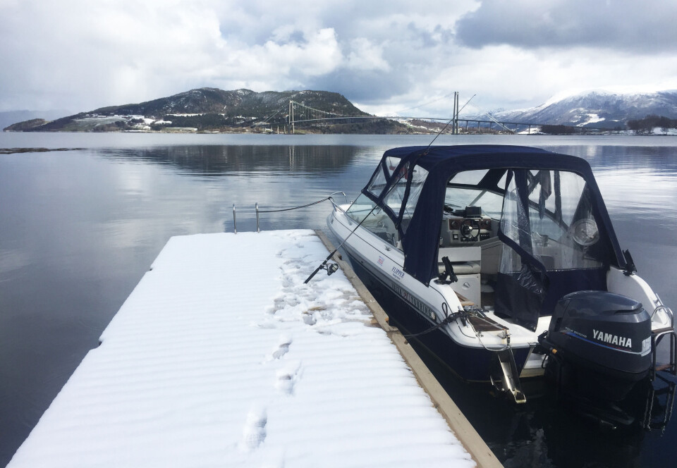 HELÅRS: Båter flest tåler godt høst og vinter. Men man må kle seg etter forholdene.