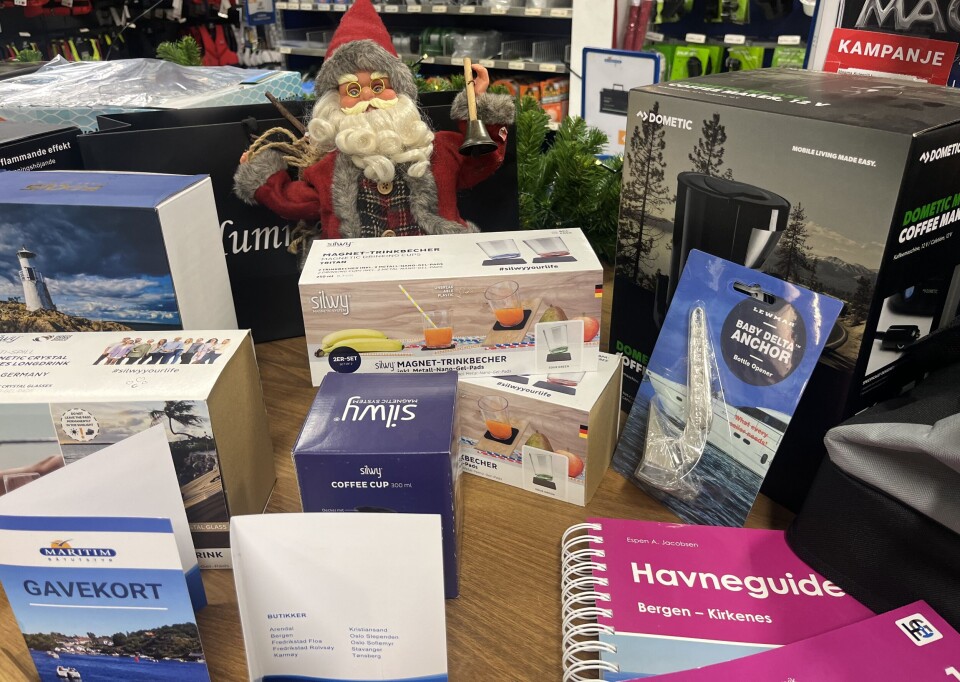 NISSE: Bøker, spill og utstyr for messa selger godt, men det går flest gavekort.