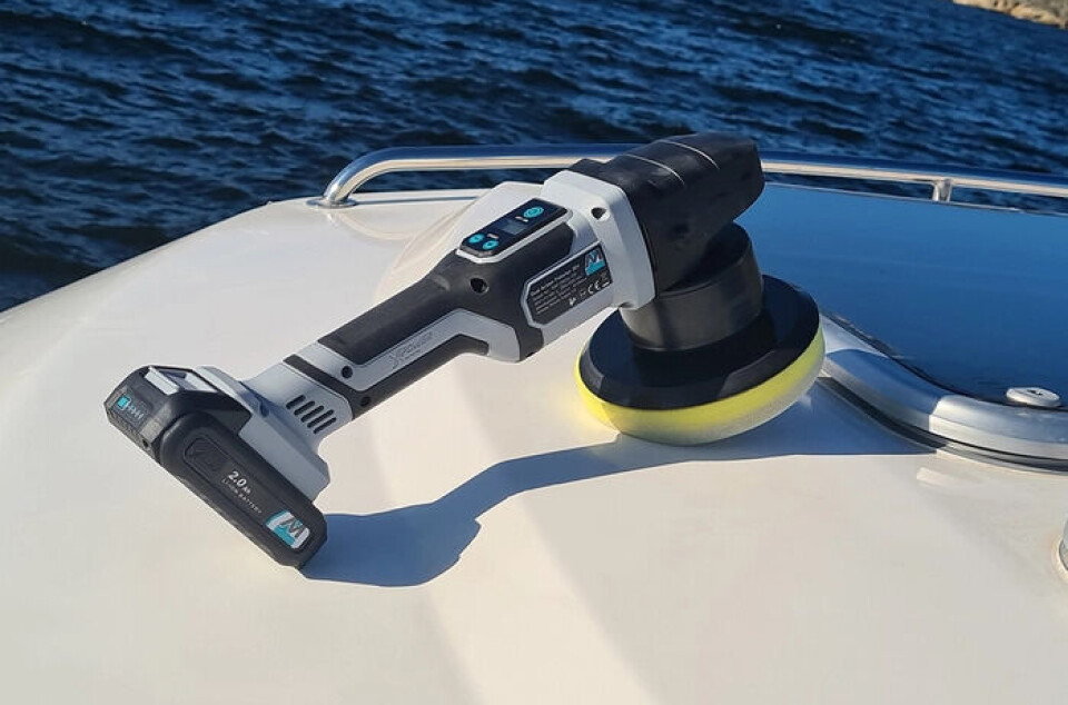 UNDERVEIS: Med en trådløs poleringsmaskin kan du til eksempel kose deg med å gjøre båten fin mens du er underveis. UNDERVEIS: Med en trådløs poleringsmaskin kan du til eksempel kose deg med å gjøre båten fin mens du er underveis.