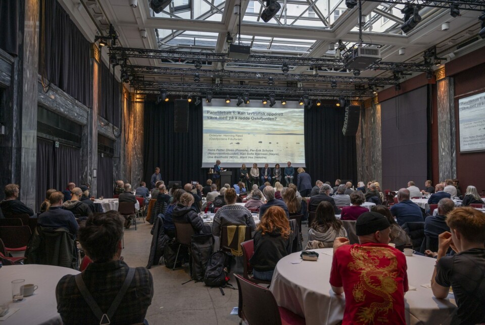 FULLSATT: En fullsatt marmorhall i Sentralen har plass over 200 personer. Konferansen ble raskt fullbooket.