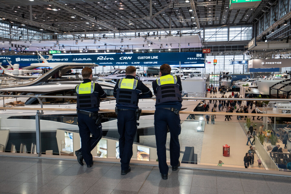 Politiet overvårer Boot 25 Politiet overvårer Boot 25