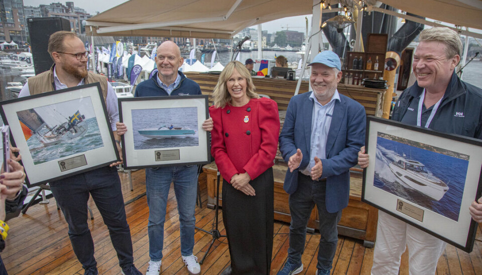 VINNERNE: Oslos ordfører Anne Lindboe (H) og publisher for Båtmagasinet og Seilmagasinet Ole Henrik Nissen-Lie gratulerer vinnerne av årets båt Espen Aalrud (th) med Marex 440 Gourmet Cruiser, Egil Ranvig (tv for Lindboe), med Cormate Super Utility 27 og Matti Wikholm med Linjett 39. Ordfører i Oslo Anne Linboe og Ole Henrik Nissen-Lie i Båtmagasinet og Seilmagasinet gratulerer prisvinnerne