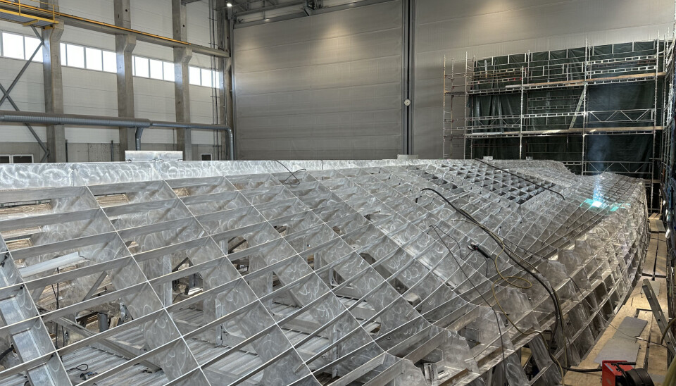 KLAR NESTE ÅR: Med sine 32 meter og med hybrid fremdrift blir dette den største redningsskøyta som er levert noensinne. Leveranse vil skje neste år, og dåp er planlagt høsten 2026.