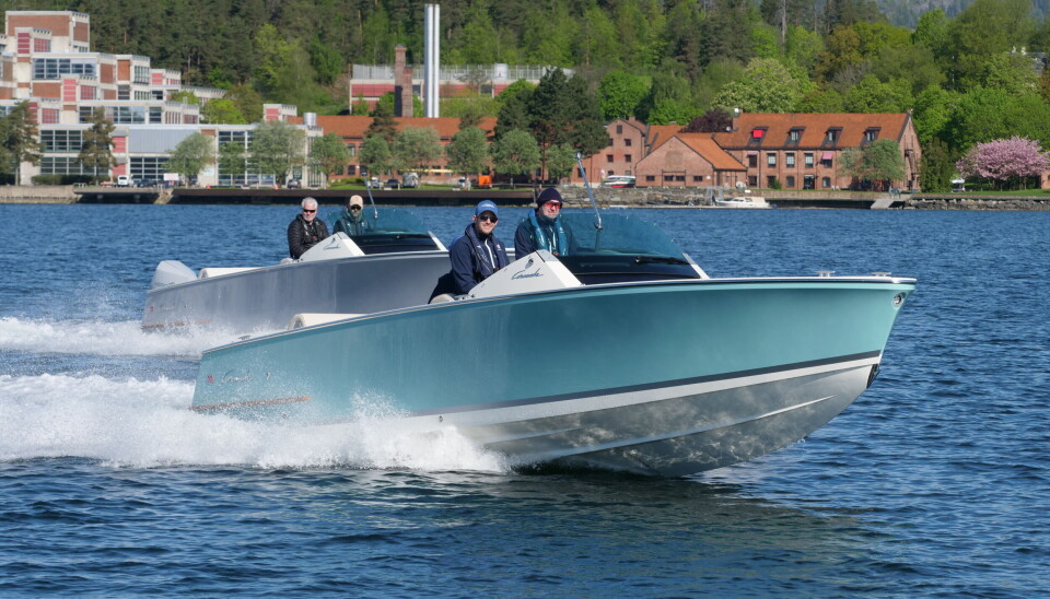 2X: Cormate med innenbords og med utenbords motor.