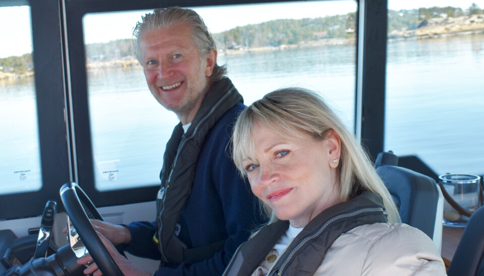 TIL SJØS MED LILLI OG HC: Samboerne lager youtube-videoer fra båtturene sine, og nå har de endelig kapret drømmebåten. TIL SJØS MED LILLI OG HC: Samboerne lager youtube-videoer fra båtturene sine.