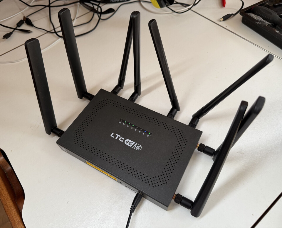 STOR: LTC 5G router har mange digre antenner som gjør boksen litt upraktisk.