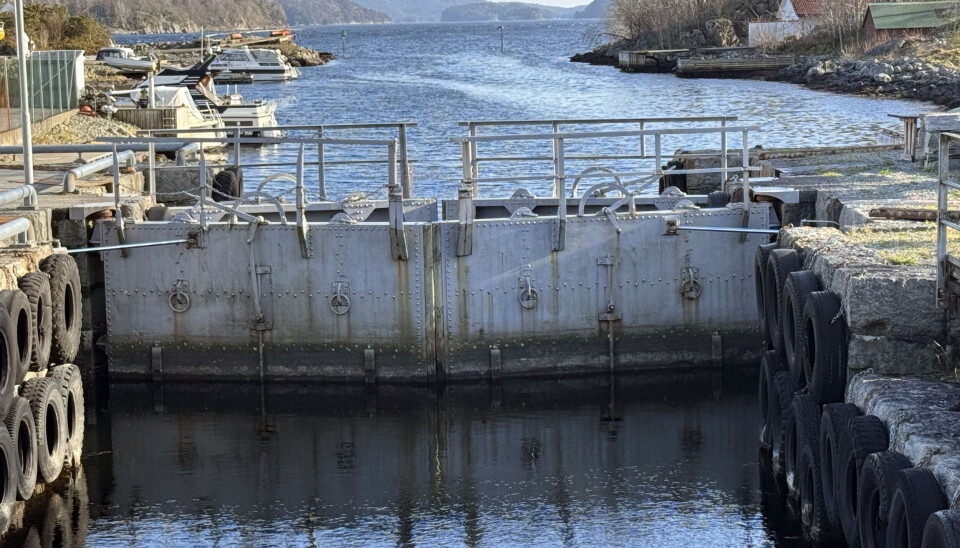 I Skjoldastraumen styrer bensinstasjonen slusen – Norges eneste i saltvann.