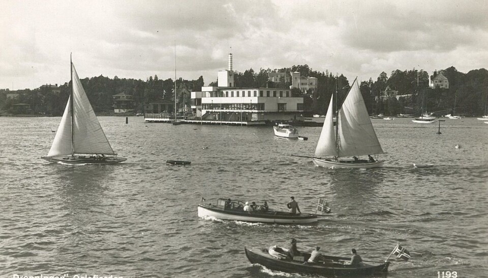 FRITIDSBÅTLIVET:Etterhvert som folk fikk mer fritid ble fritidsbåtlivet en stadig mer populær aktivitet på fjorden.