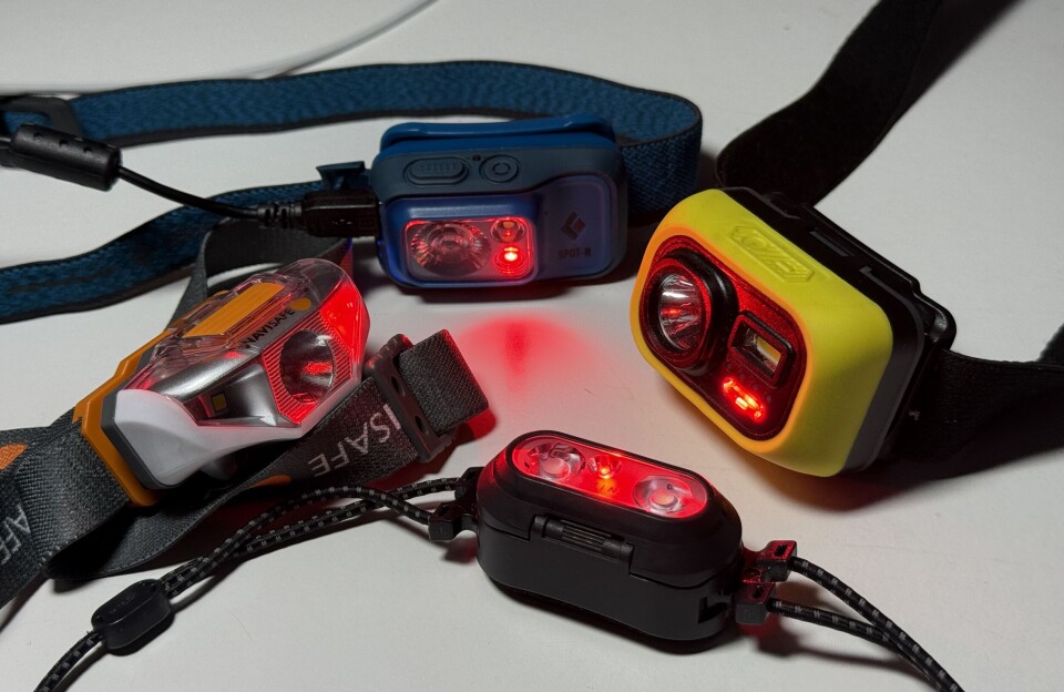 Test av hodelykter for bruk i båt