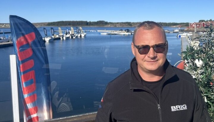 Droner og bomber stopper ikke båtbyggerne