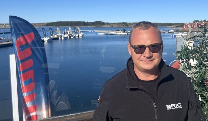Droner og bomber stopper ikke båtbyggerne