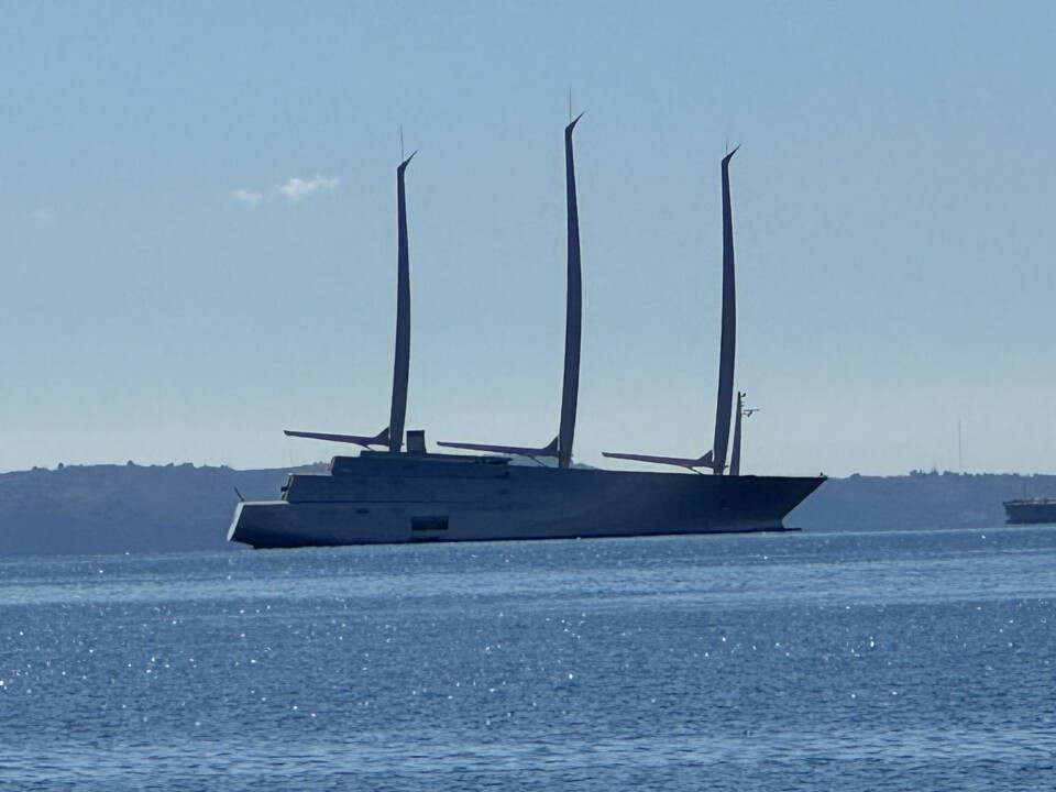 Beslaglagt oligark-yacht til seks milliarder