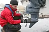 Kontroller alle propellblad nøye etter en grunnstøting, og drei propellen noen omdreininger for å sjekke at det ikke høres noen ulyder. Hvis man hører metall mot metall, kan propellakselen være skadet.